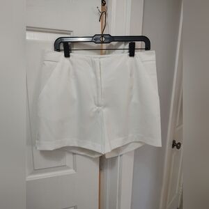 Women's Snow White Shorts New With Tags (10) Harve Bernard reg:$ 60